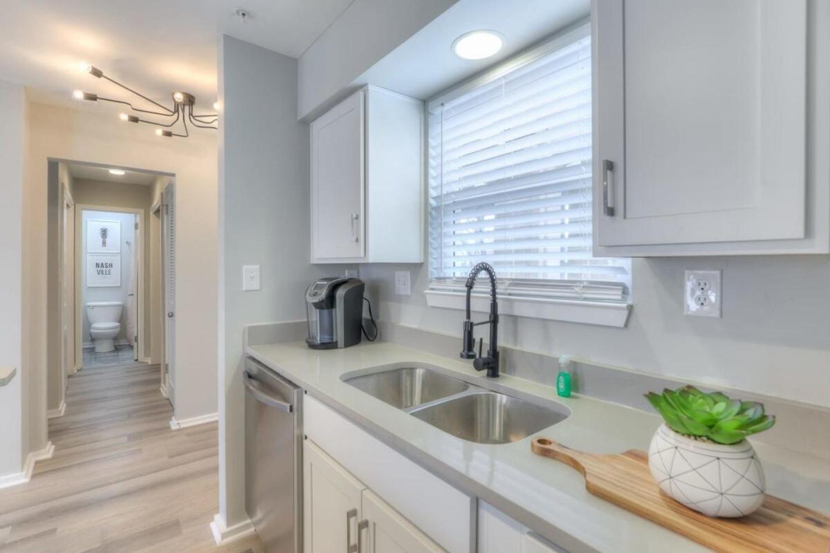נאשוויל Walk To Broadway Riverfront Condo With Pool מראה חיצוני תמונה