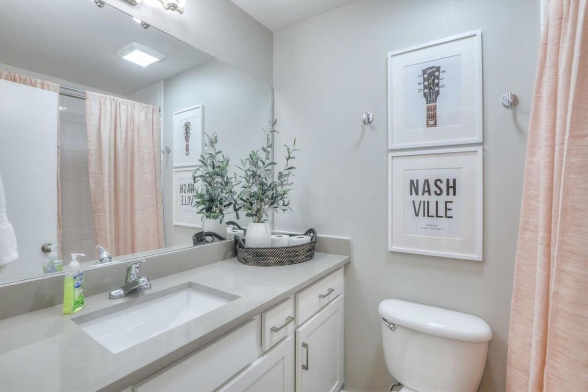 נאשוויל Walk To Broadway Riverfront Condo With Pool מראה חיצוני תמונה