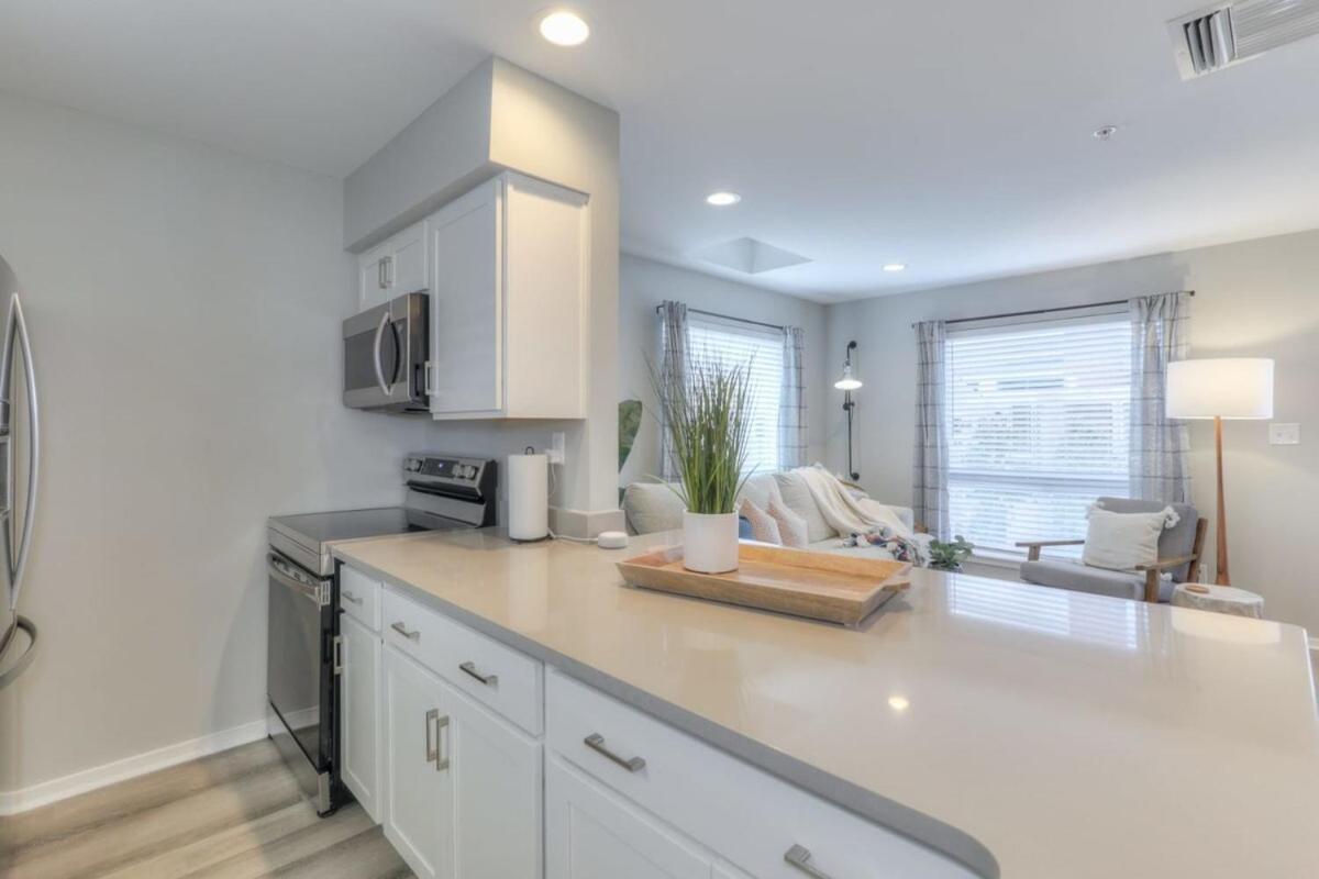 נאשוויל Walk To Broadway Riverfront Condo With Pool מראה חיצוני תמונה