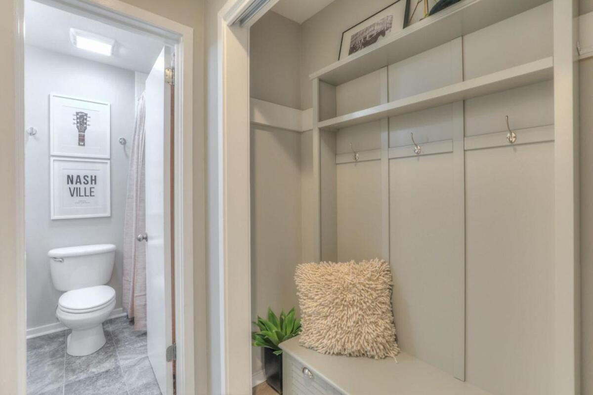 נאשוויל Walk To Broadway Riverfront Condo With Pool מראה חיצוני תמונה
